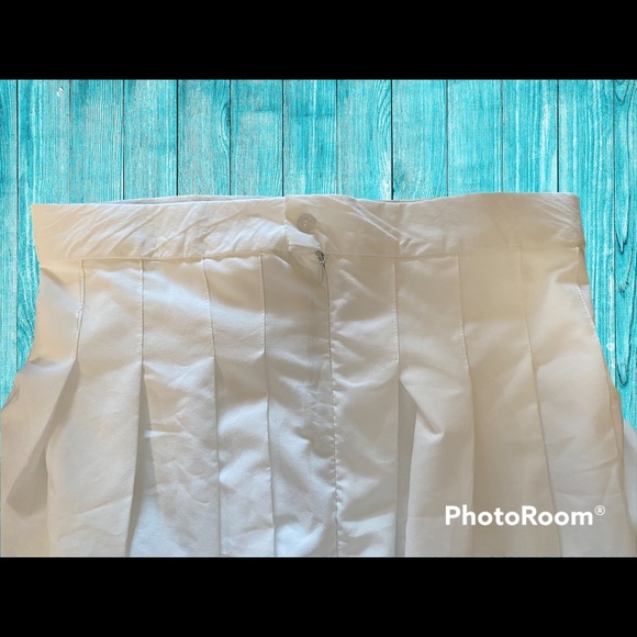 White pleated skirt size small new without tags - Picture 3 of 6